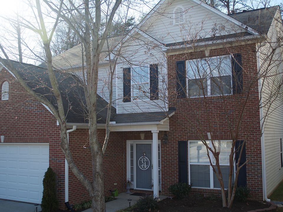 1st image of 121 Roberts Hill Dr