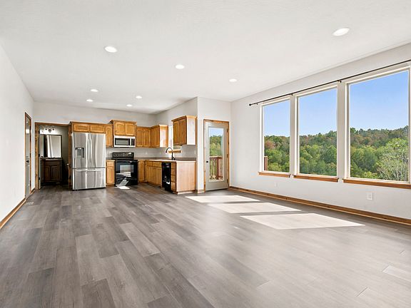 4th image of 107 Jury Ln