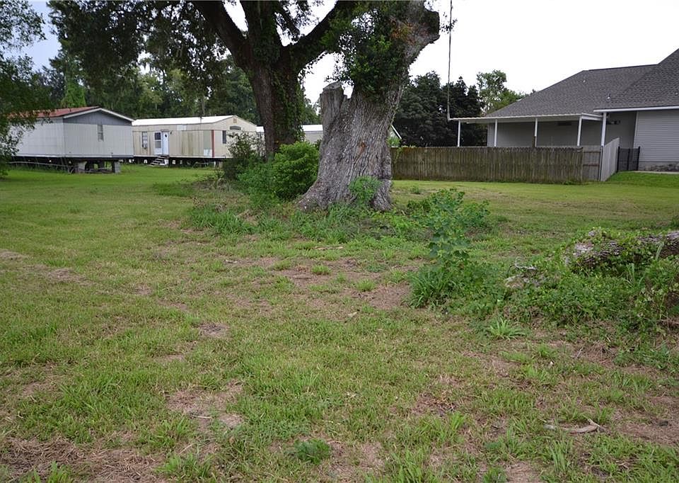 2nd image of 101 Mitchell Ln