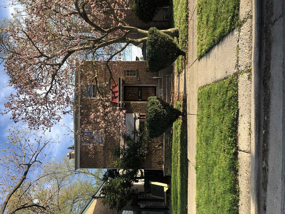 2nd image of 933 W 123rd St