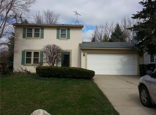 1636 Dancer Dr, Rochester Hills, MI 48307