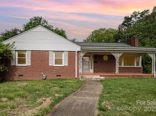 506 7th St SW, Hickory, NC 28602