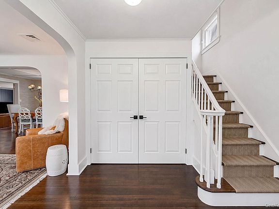 5th image of 312 Riverside Drive