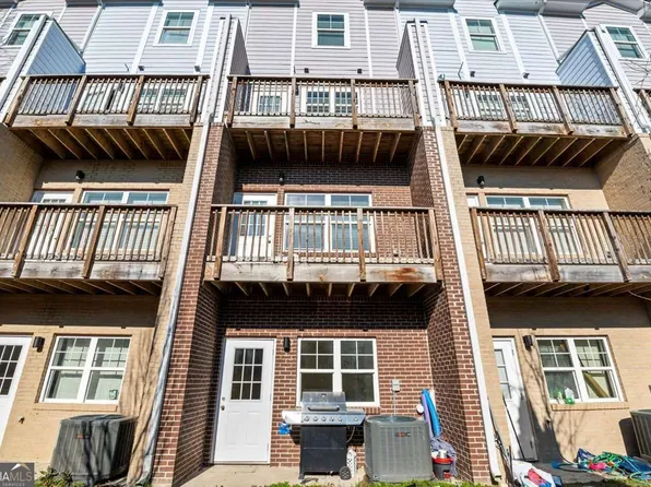 2017 Ocean Dr NW, Atlanta, GA 30318