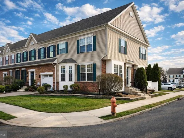 2036 Reserve Dr, Philadelphia, PA 19145