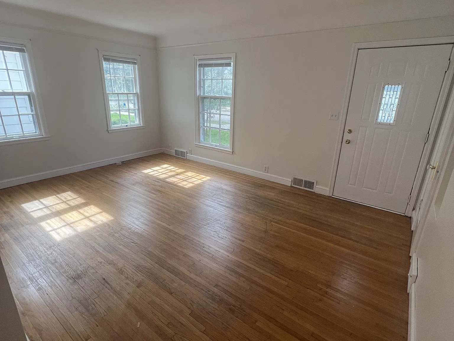 4430 Morgan Ave. N - 1 — Photo 2