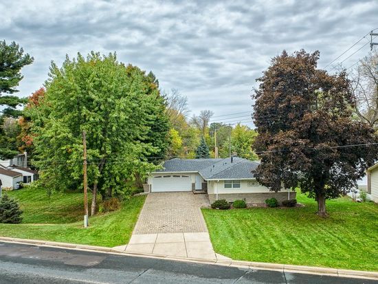 85 Rice Creek Way NE, Fridley, MN 55432