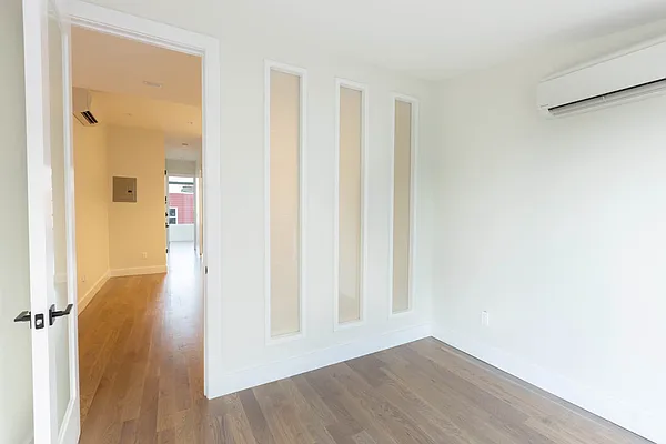 Rented by Space Link Realty | media 3