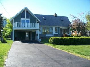 1547 N Edgewater Dr, Port Clinton, OH 43452