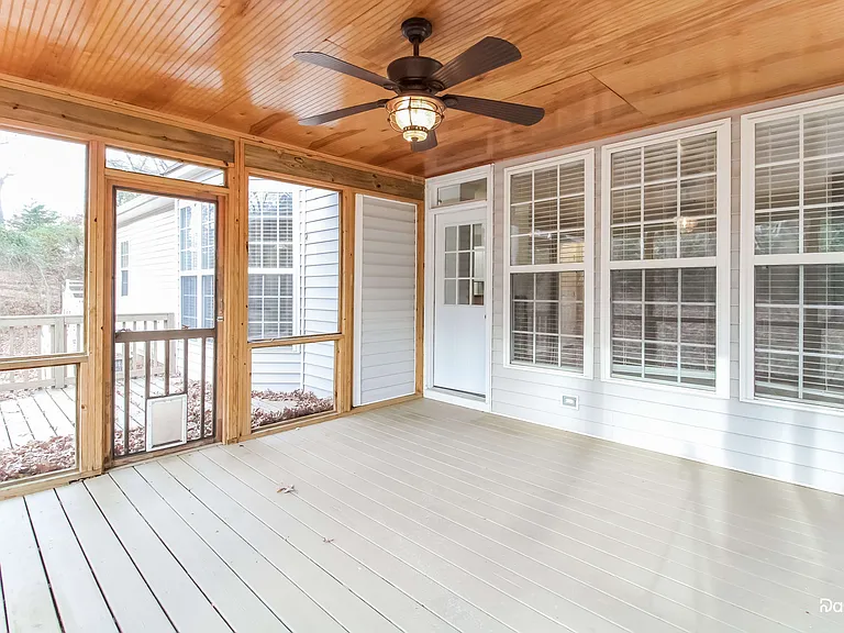 7 Crab Tree Ct — Photo 14