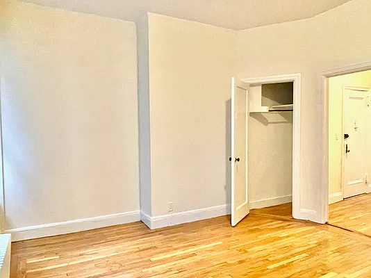 Rented by Compass | media 22