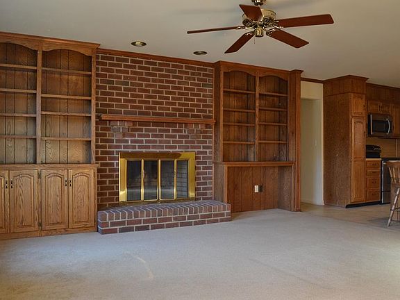 3rd image of 117 Woodstock Way