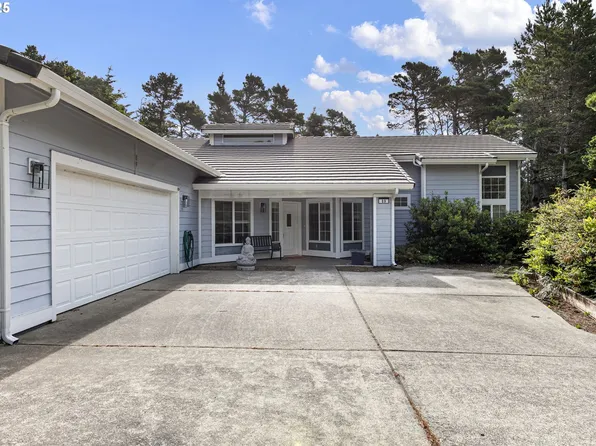 89 Sailors Ravine Ct, Florence, OR 97439