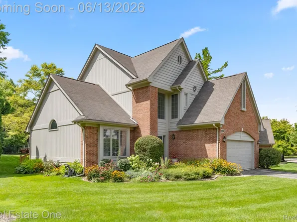 30612 Sequoia Cir, Farmington, MI 48331
