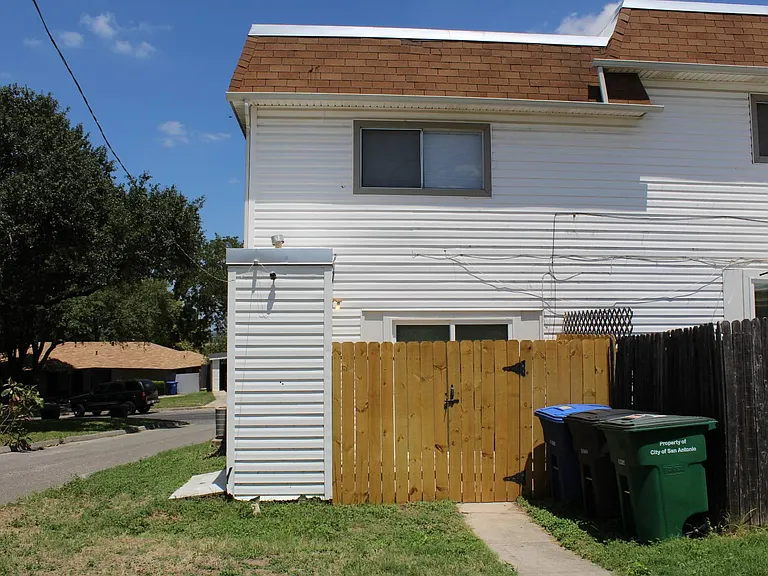 1022 Fabulous Dr #A — Photo 10