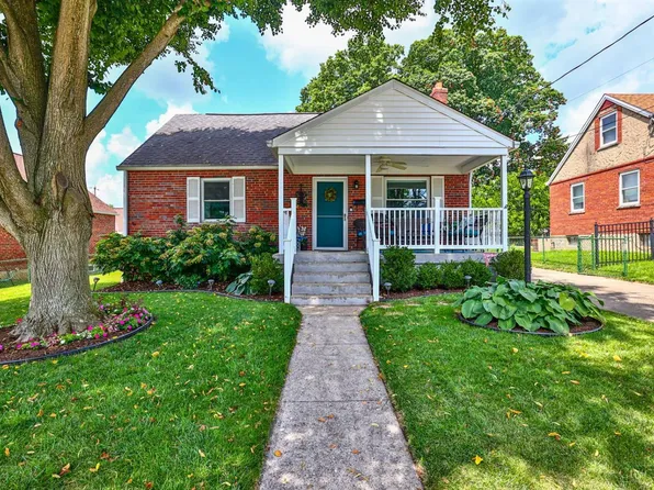 9415 Raven Ln, Blue Ash, OH 45242