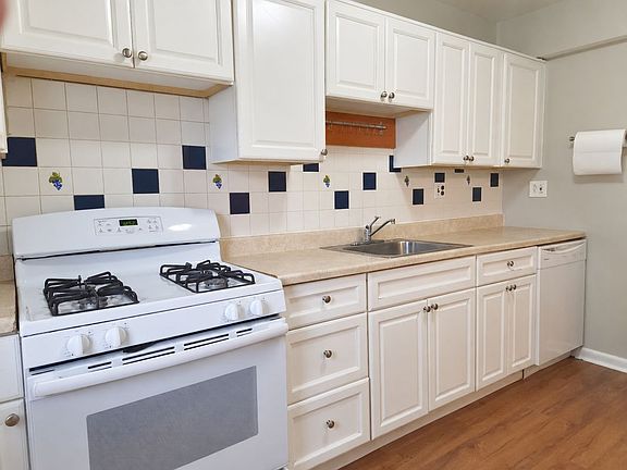 4th image of 8356 Imperial Dr