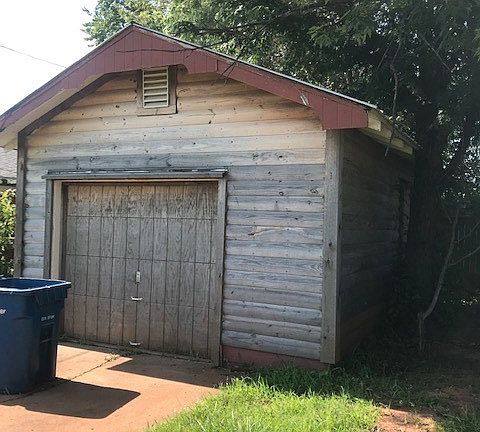 2nd image of 2223 E 32nd Ave