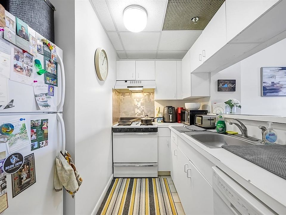 1st image of 227 Christopher Columbus Dr APT 209B