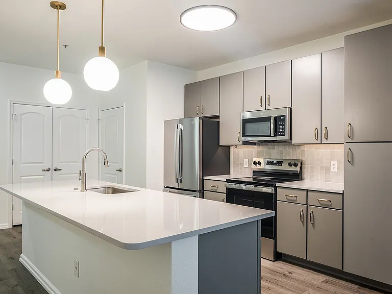 Mosaic Westshore Apartments — Photo 5