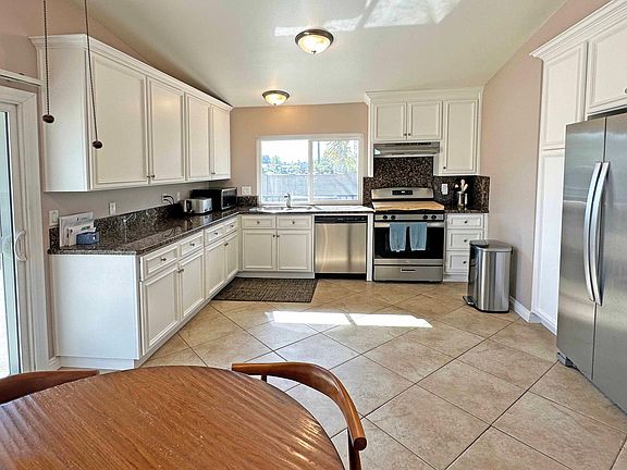 5th image of 20731 Brookdale Ln