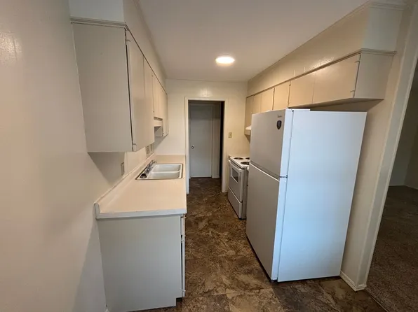 514 W K St, 514 W K St APT 11, Russellville, AR 72801