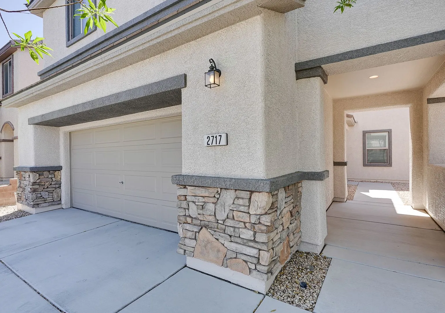 Spacious 3 Bedroom Home In 89044 — Photo 4