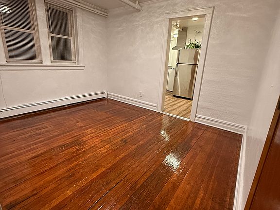 5th image of 1859 E 29th St #1