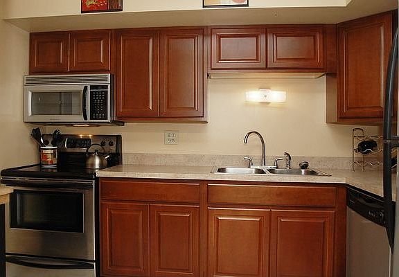 3rd image of 839 S Dwyer Ave