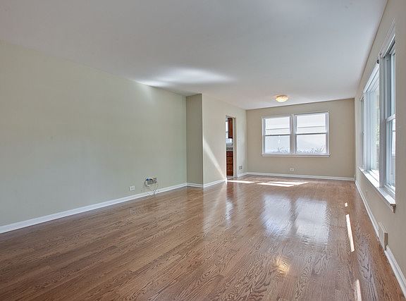 3rd image of 9427 Kildare Ave