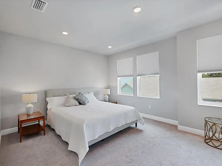 2329 Lindstrom St — Photo 16