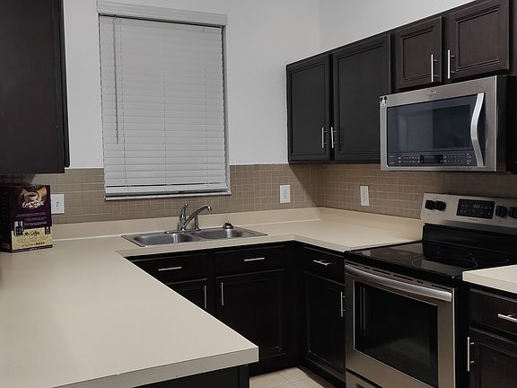 Stainlee steel appliances!