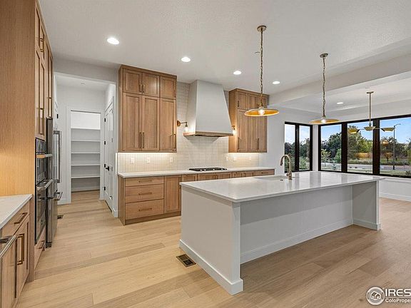 5th image of 1002 Turnberry Cir