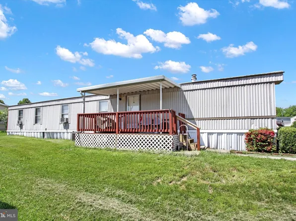 216 Berwick Rd, Abbottstown, PA 17301