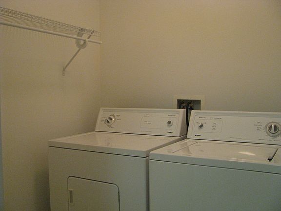 5th image of 2652 S Knightsbridge Cir