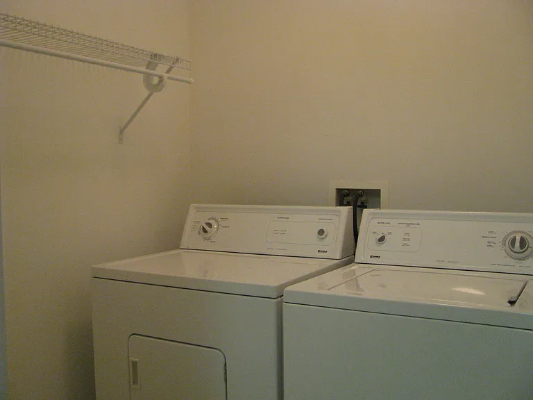 2652 S Knightsbridge Cir — Photo 5