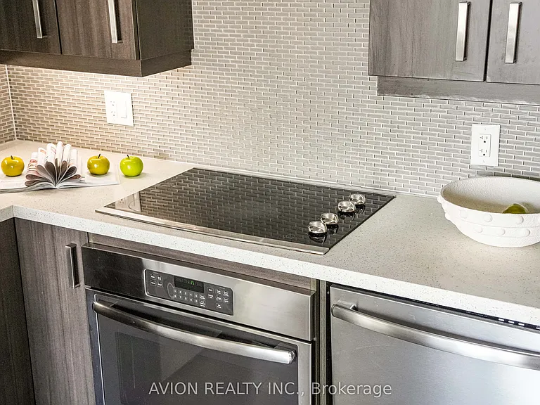 28 Uptown Dr #217 — Photo 8