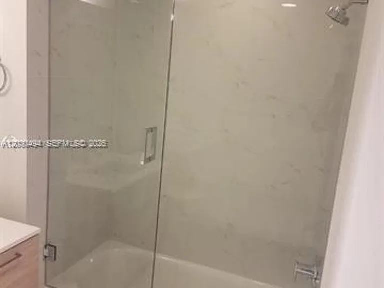 16385 Biscayne Blvd #621 — Photo 9