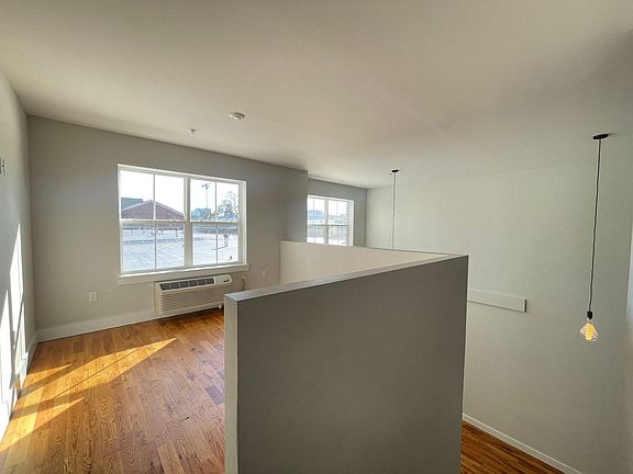 5th image of 136 Sussex Ave #105