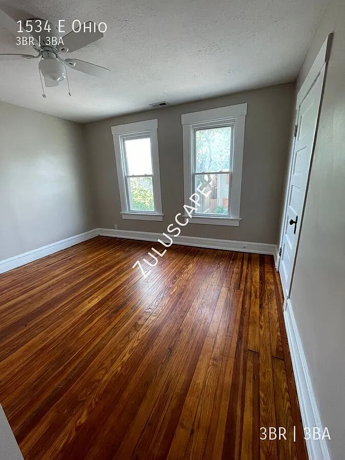 Half Off First Month Rent!.....1534 Ohio Street / 3 Bed 2.5 Bath Duplex — Photo 2