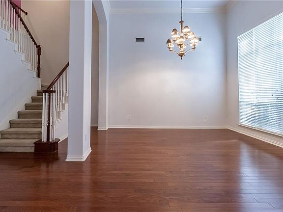 3rd image of 8641 Weston Ln