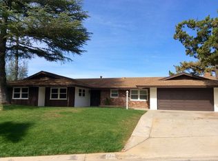 678 Center Crest Dr, Redlands, CA 92373