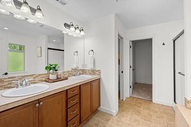 16147 SW Medallion Ln — Photo 30