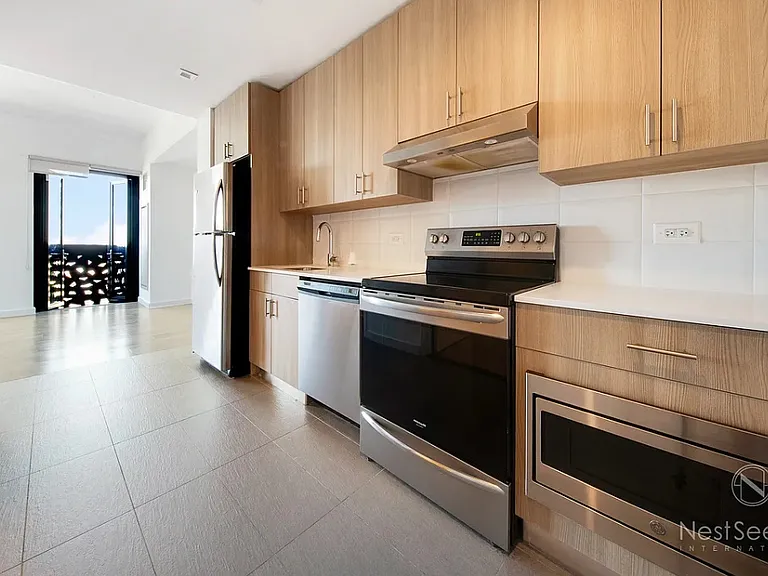 1139 49th Ave #513 — Photo 3