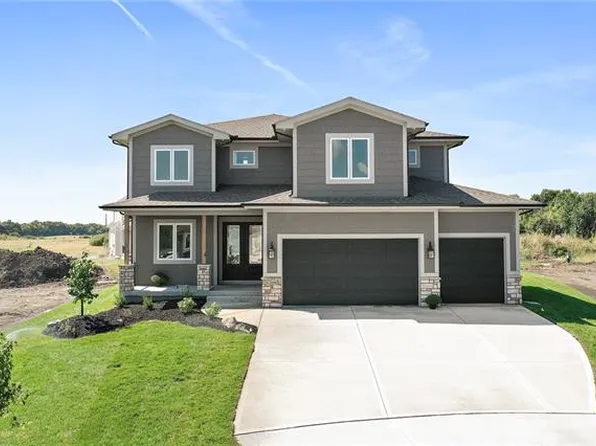 9287 Carbondale St, Lenexa, KS 66227