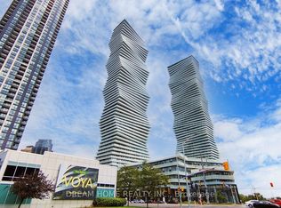 3900 Confederation Pkwy #1911, Mississauga, ON L5B 0K7