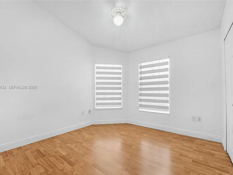2020 SE 5th Pl #2020 — Photo 11