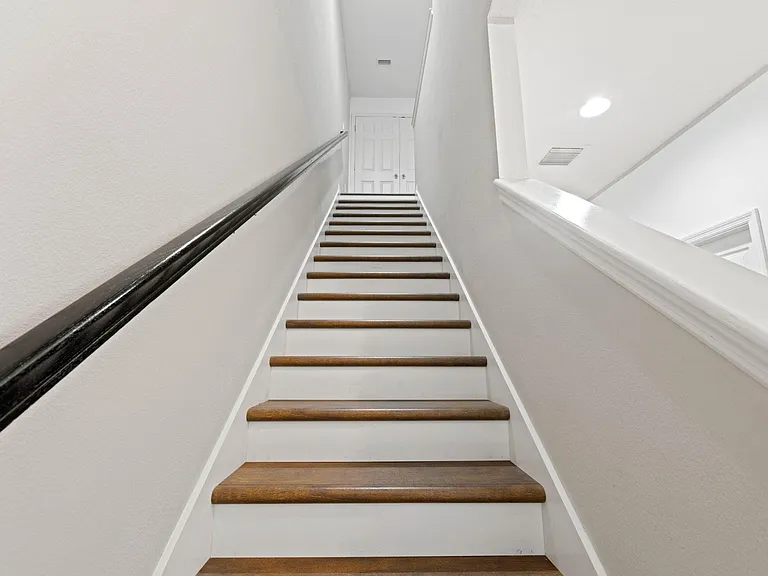 6917 Woodchase Glen Dr — Photo 17