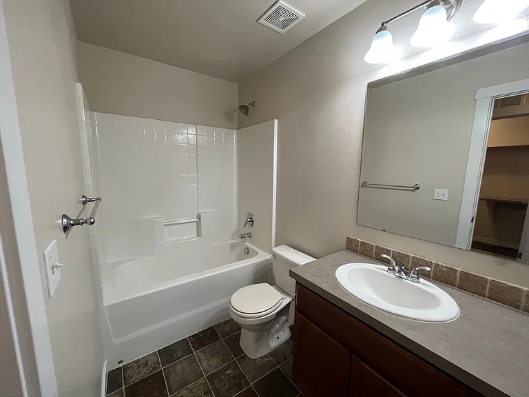 589 W Ramsbrook St — Photo 10