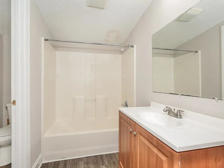 39973_026_main_bathroom_13187419.jpg